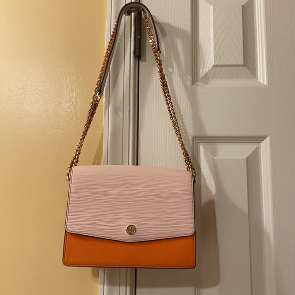 Tory Burch Handbags - TORY BURCH 🎉ROBINSON 🎉convertible bag